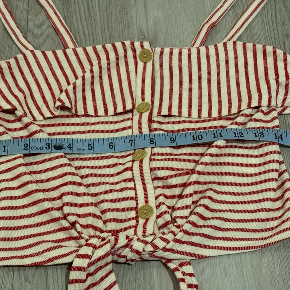 Lush Women’s Red And White Striped button Tie Front Cropped Top Size Small - Picture 3 of 5